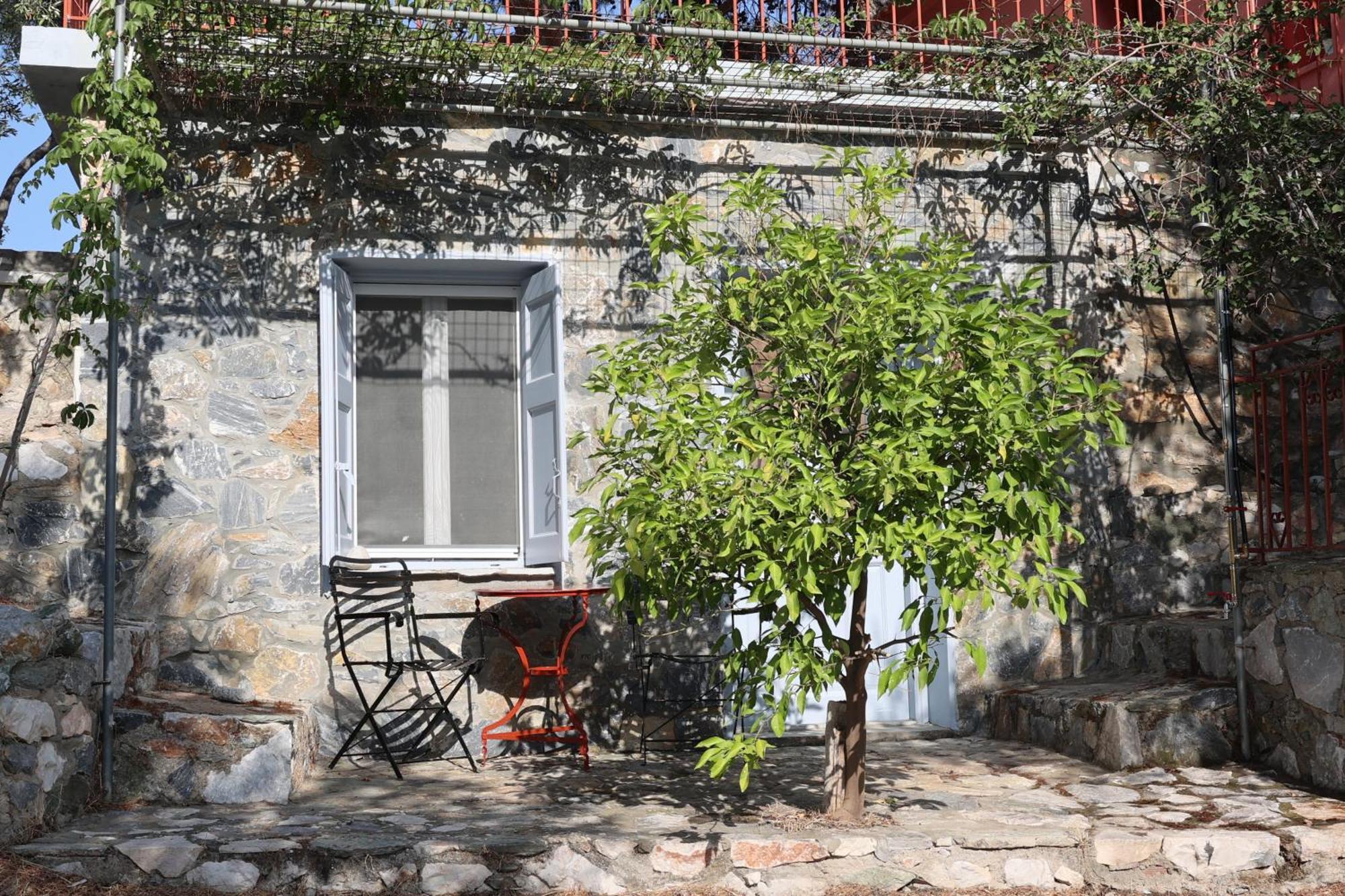Δωμάτια Κόκκινος Πύργος Πλωμάρι Εξωτερικό φωτογραφία