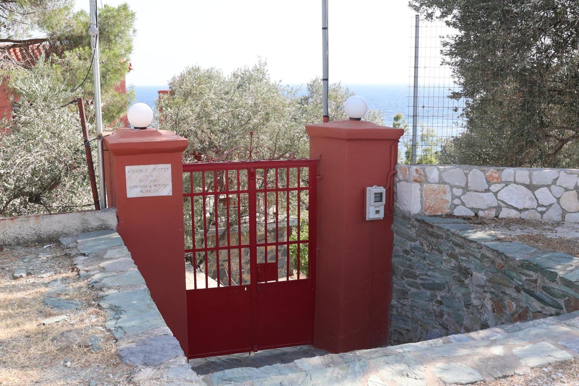 Δωμάτια Κόκκινος Πύργος Πλωμάρι Εξωτερικό φωτογραφία